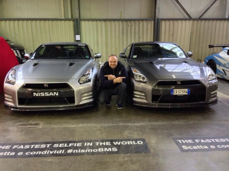 paddockmotorshowbolognanissangtr.jpg