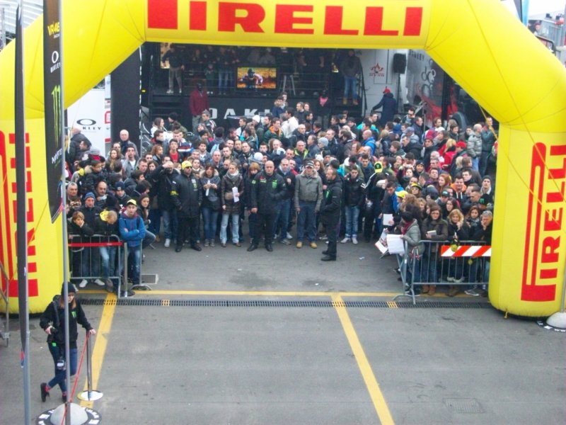 boxvalentinorossi.jpg