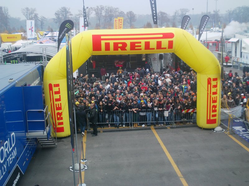 boxvalentinorossi3.jpg